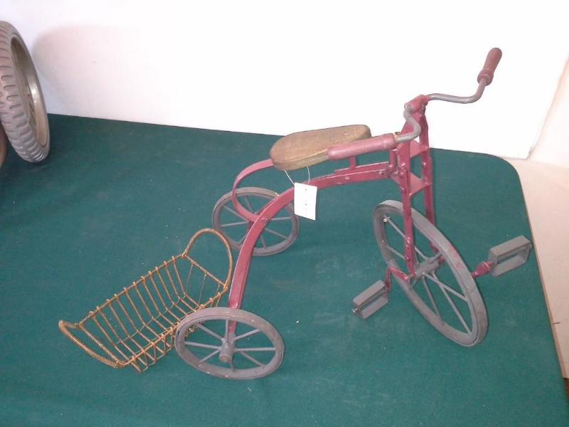 lot 109 image: Garden Tricycle Planter