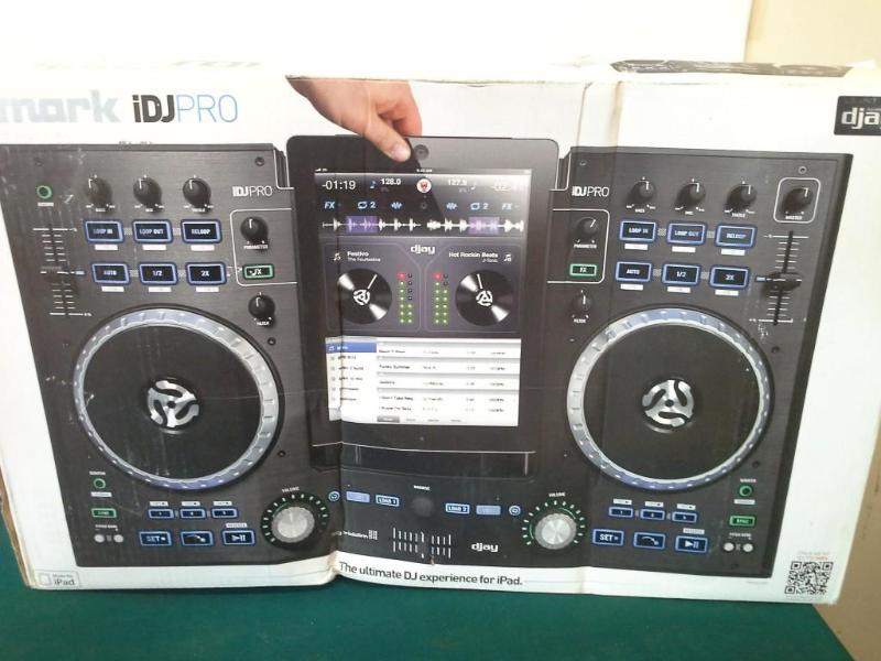 lot 196 image: 2 Numark Turntables
