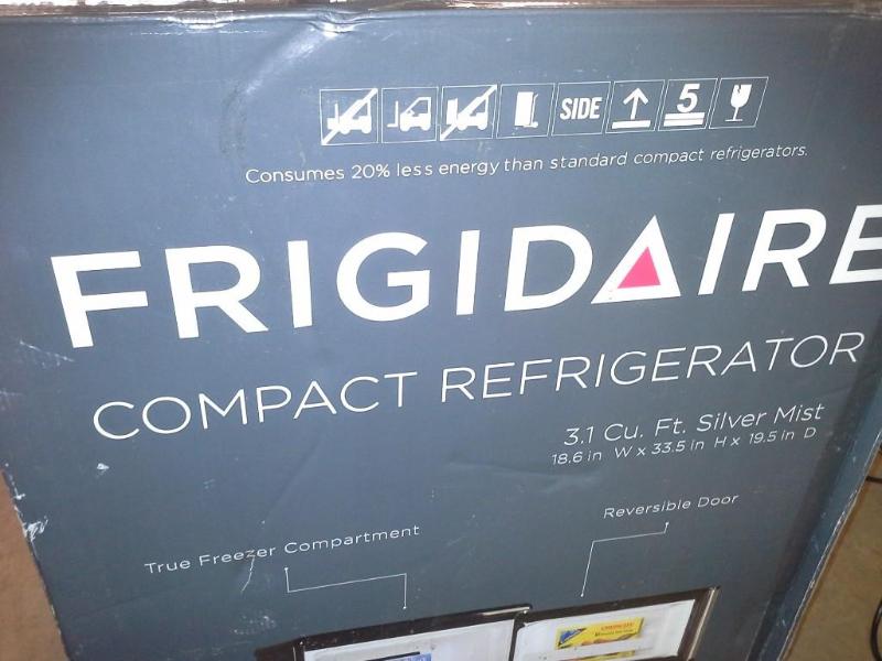 lot 360 image: Compact Refrigerator