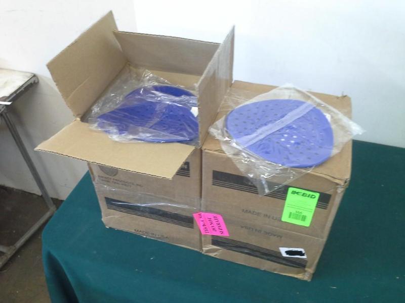 lot 366 image: Urinal Screens