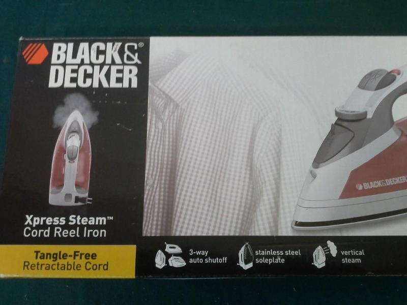 lot 369 image: Black&Decker   Steam Iron