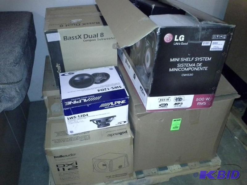 lot 413 image: Pallet Lot Of Speakers And Components