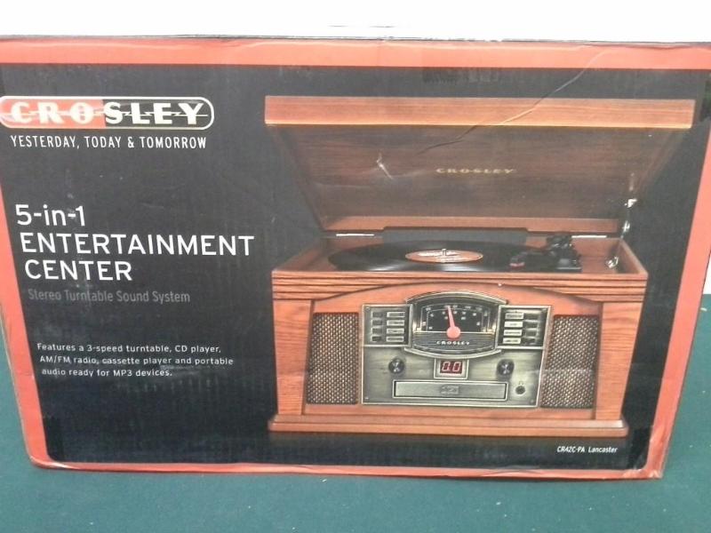 lot 49 image: Crosley Entertainment Center