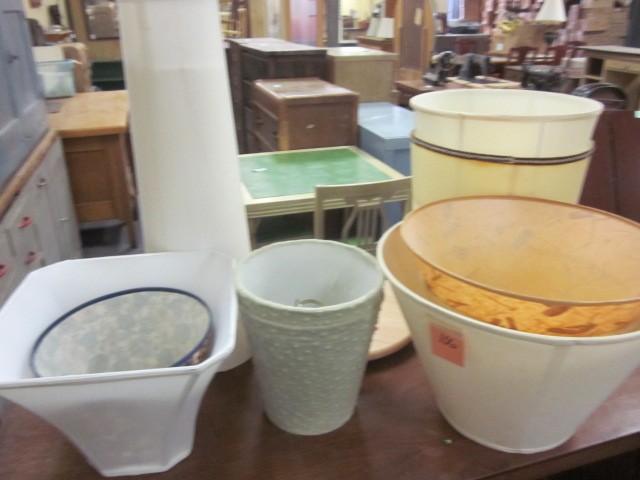 lot 106 image: Large lot of miscellaneous lamp sha...