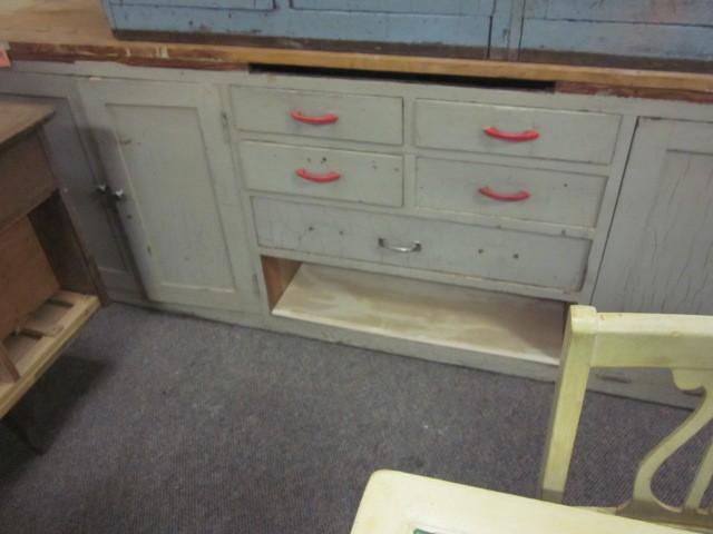 lot 109 image: Gray Primitive shabby distressed wa...