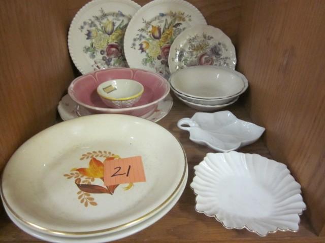 lot 21 image: Miscellaneous lot of plates and bow...