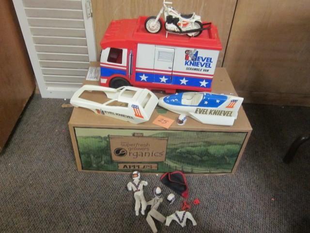 lot 25 image: 1972 Ideal Toys Vintage lot of Evel...