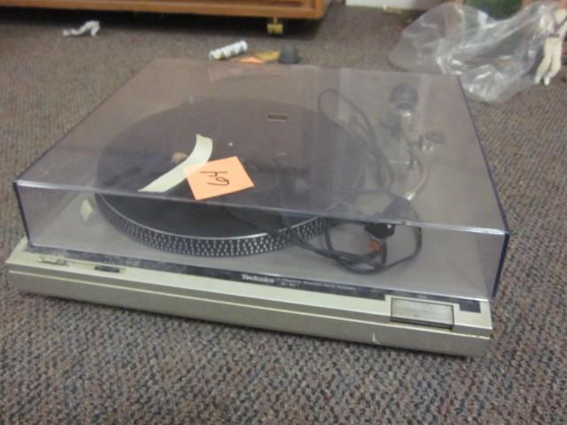 lot 63 image: Technics SL-B2 Turntable....