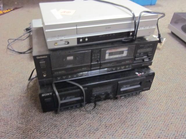 lot 64 image: Sony TC-WE 305 Cassette Deck, a Tec...