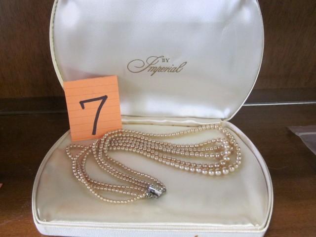 lot 7 image: Vintage Imperial&nbspGraduated Aut...
