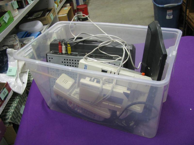 misc electronics see pictures or in...