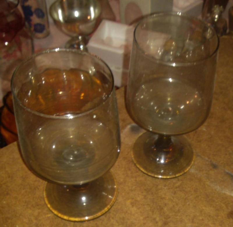 Set of 2 vintage goblets...