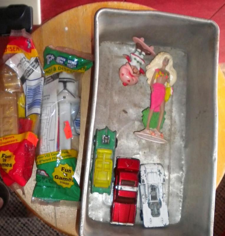 Vintage toys with collectable Pez S...