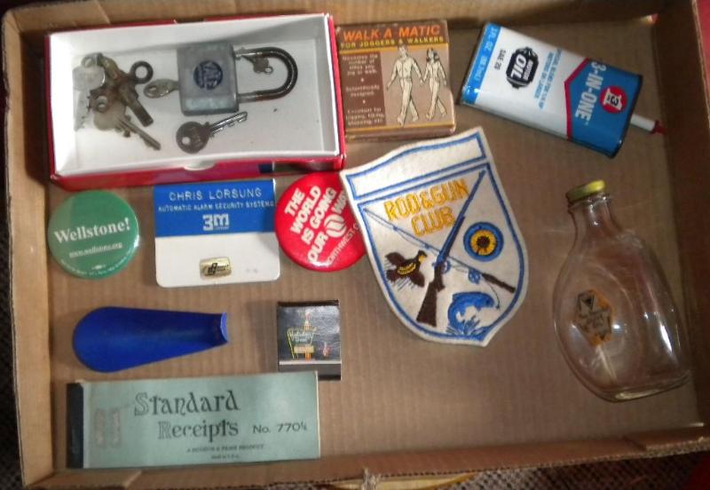 Lot of vintage items, receipt book,...