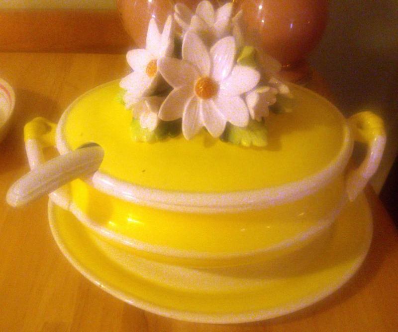 RARE VINTAGE PERFECT Soup tureen. T...