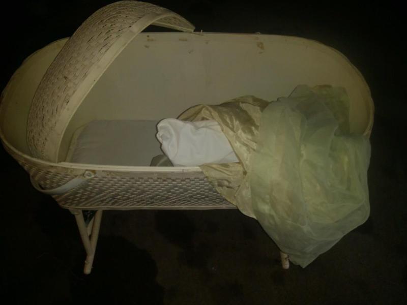 Very Vintage Baby Bassinet. Perfect...