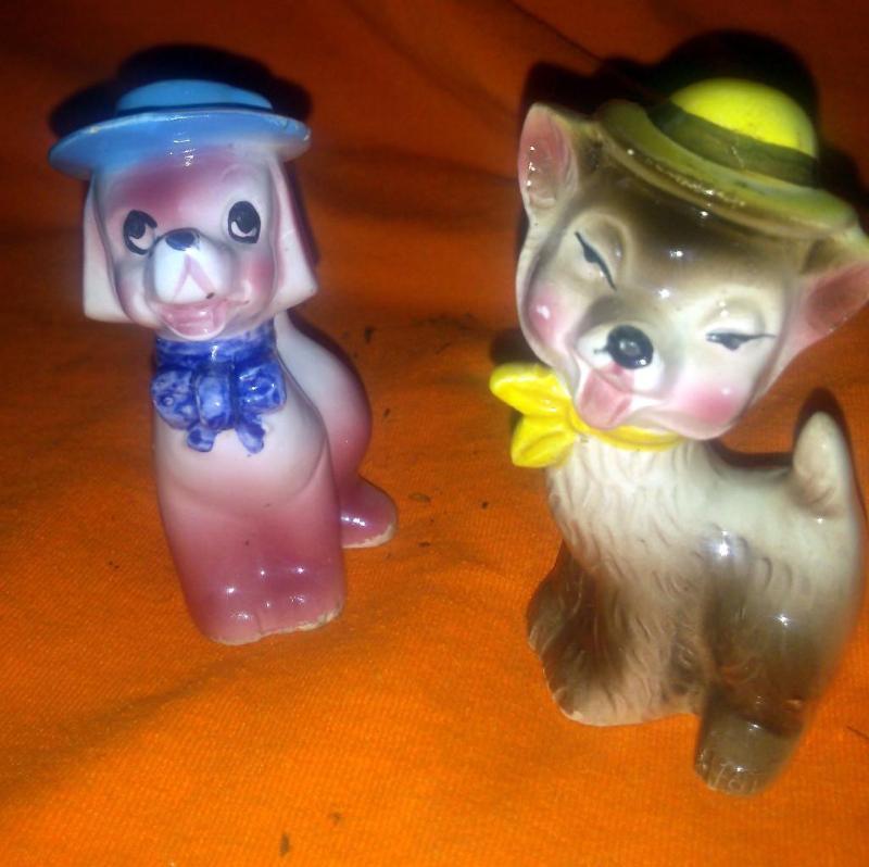 Set of 2 vintage Japan made dogs w...