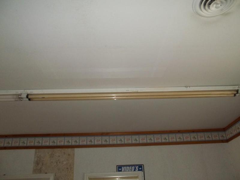 4- 8 fluorescent lights...