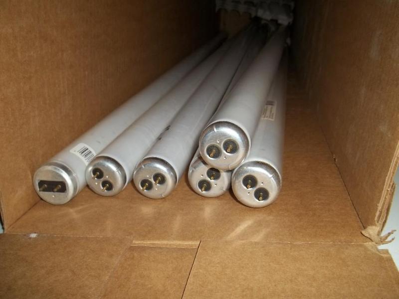 4 fluorescent bulbs 6...