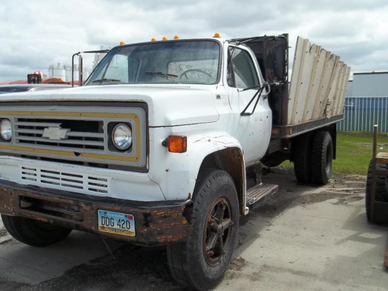 1981 Chevy CG5 2 Ton 16-Flat Bed w...