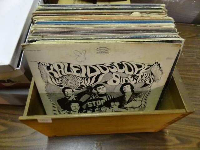 lot 105 image: Box of misc vintage records...