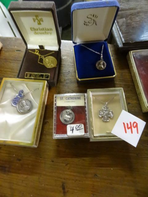 lot 149 image: 5 religious necklaces...