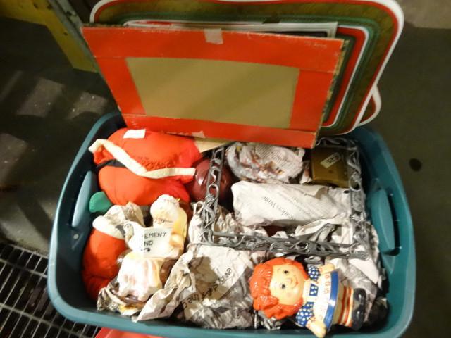 lot 160 image: 3 boxes of misc Christmas dcor...