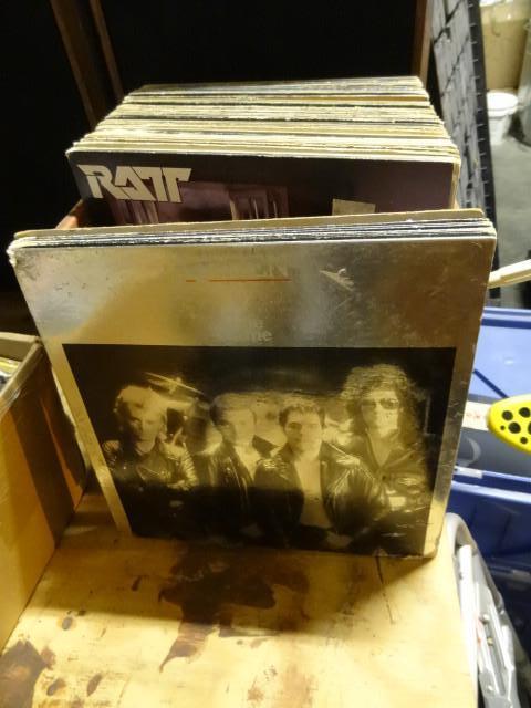 lot 175 image: Misc vintsge records...