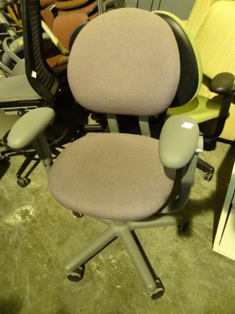 lot 30 image: Office chair on wheels. Nice shape....