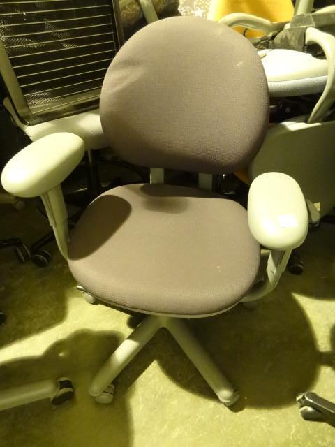 lot 36 image: Office chair on wheels. Nice shape....