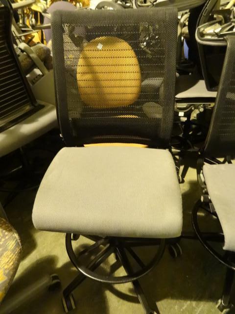 lot 48 image: Steelcase adjustable height stool o...