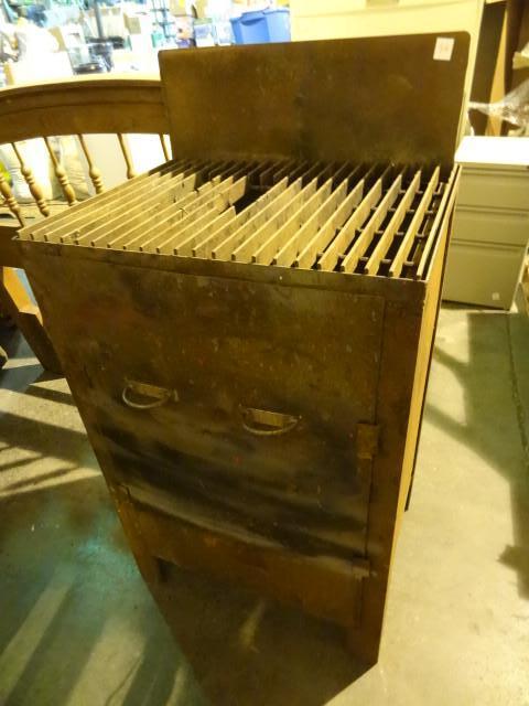 lot 56 image: Down draft welding table. 26 x 29 x...