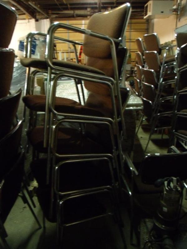 lot 6 image: 5 metaL framed stack chairs...