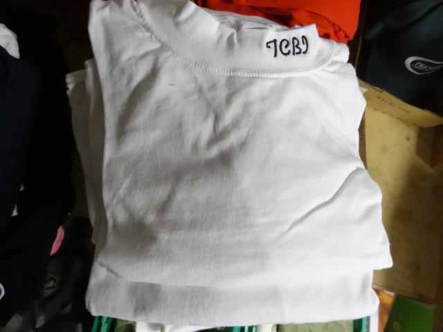lot 76 image: 12 XL long sleeve shirts. New...