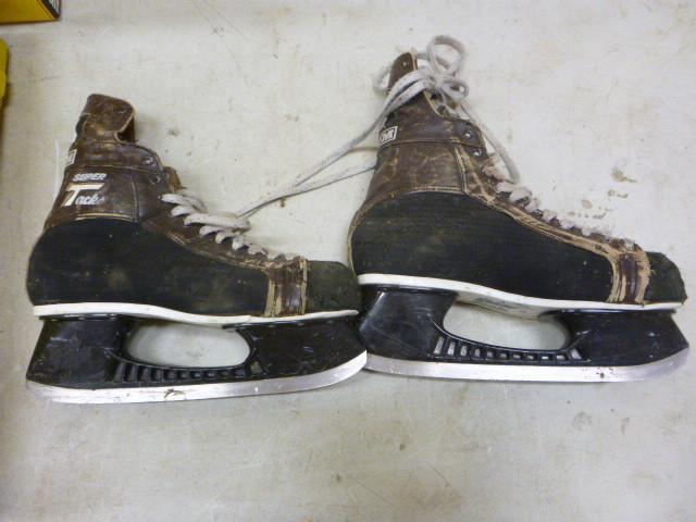 lot 151 image: CCM Super Tacks Hockey Skates Size ...