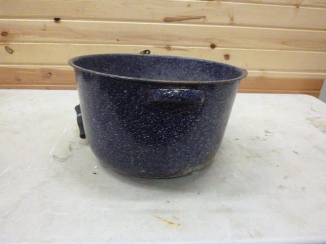 lot 184 image: Metal BowlPlanter...