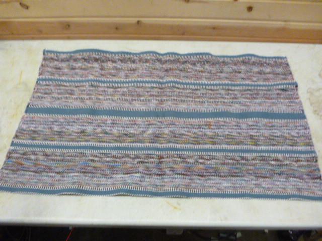 lot 195 image: Entry Rug 23" X 39"...
