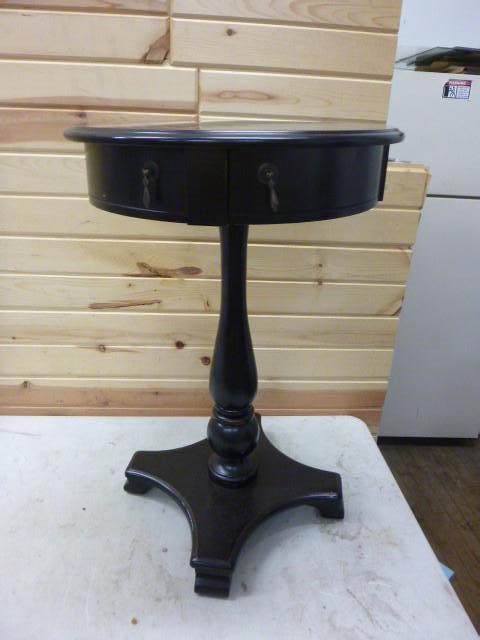 lot 209 image: Lamp Stan...