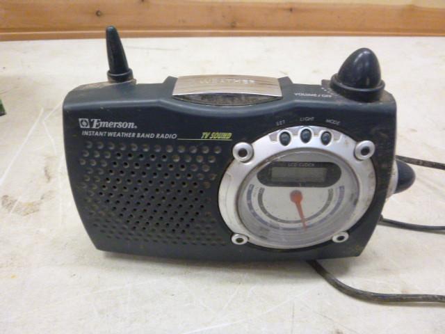 lot 21 image: Emerson Instant Weather Band Radio ...