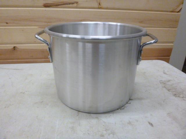 lot 225 image: Large Aluminum Stock Pot...