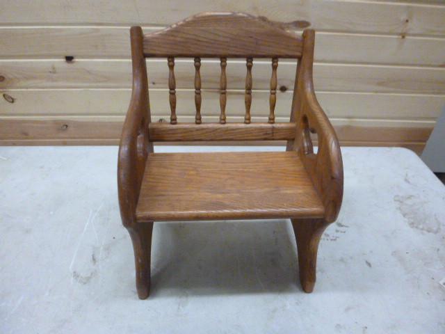 lot 236 image: Small Bench 18" X 13 12"...