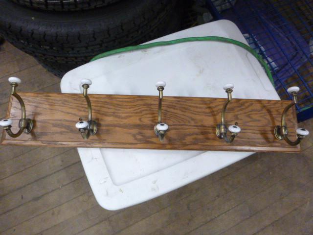 lot 250 image: 31" Coat Rack...
