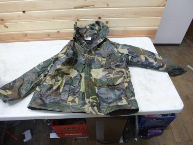 lot 263 image: Camouflage Duck Bay Insulated Rain ...
