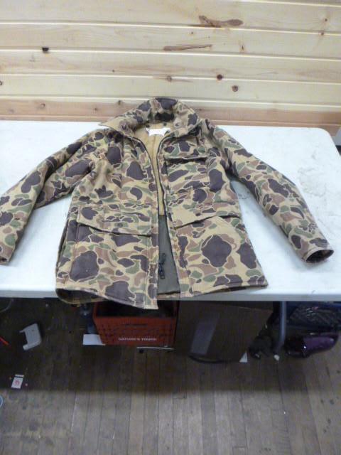 lot 267 image: Camouflage Insulated Jacket Size M...