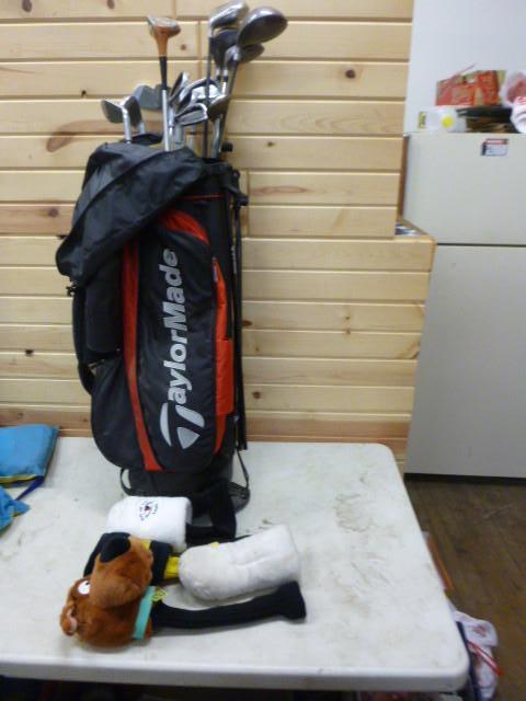 lot 271 image: Taylor Made Golf Bag With 5 Drivers...