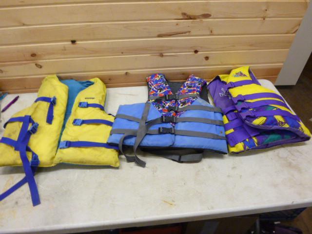 lot 272 image: 3 Life Vests Adult MS - Adult LXL...
