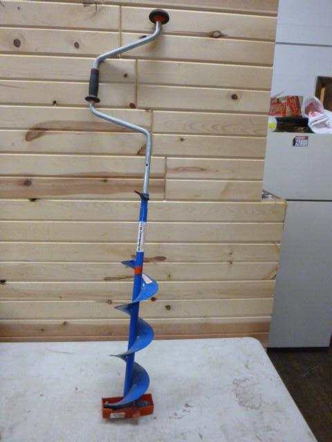 lot 273 image: Mora Hand Ice Auger 6" with ad...