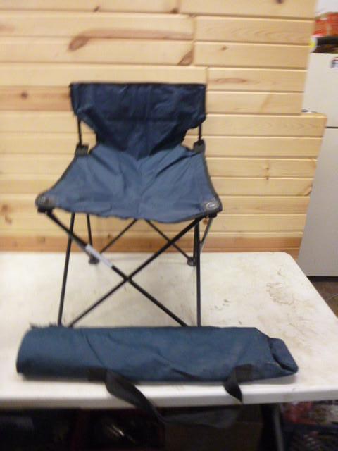 lot 280 image: Folding Chair with Carrying Case...