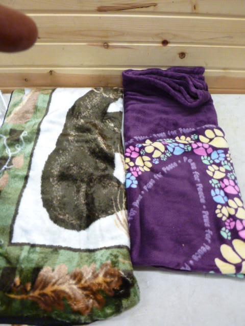 lot 281 image: 2 Blankets...