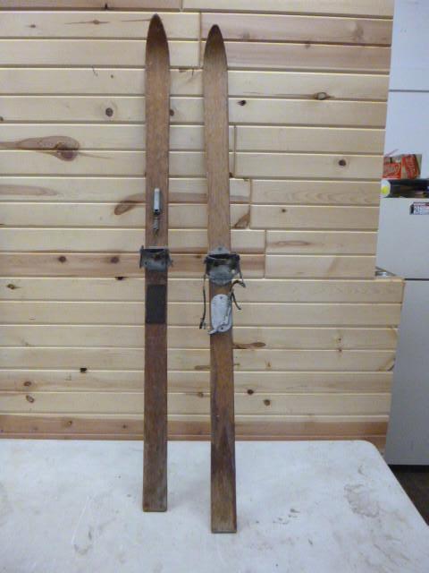 lot 289 image: 2 Vintage Wood Skis...